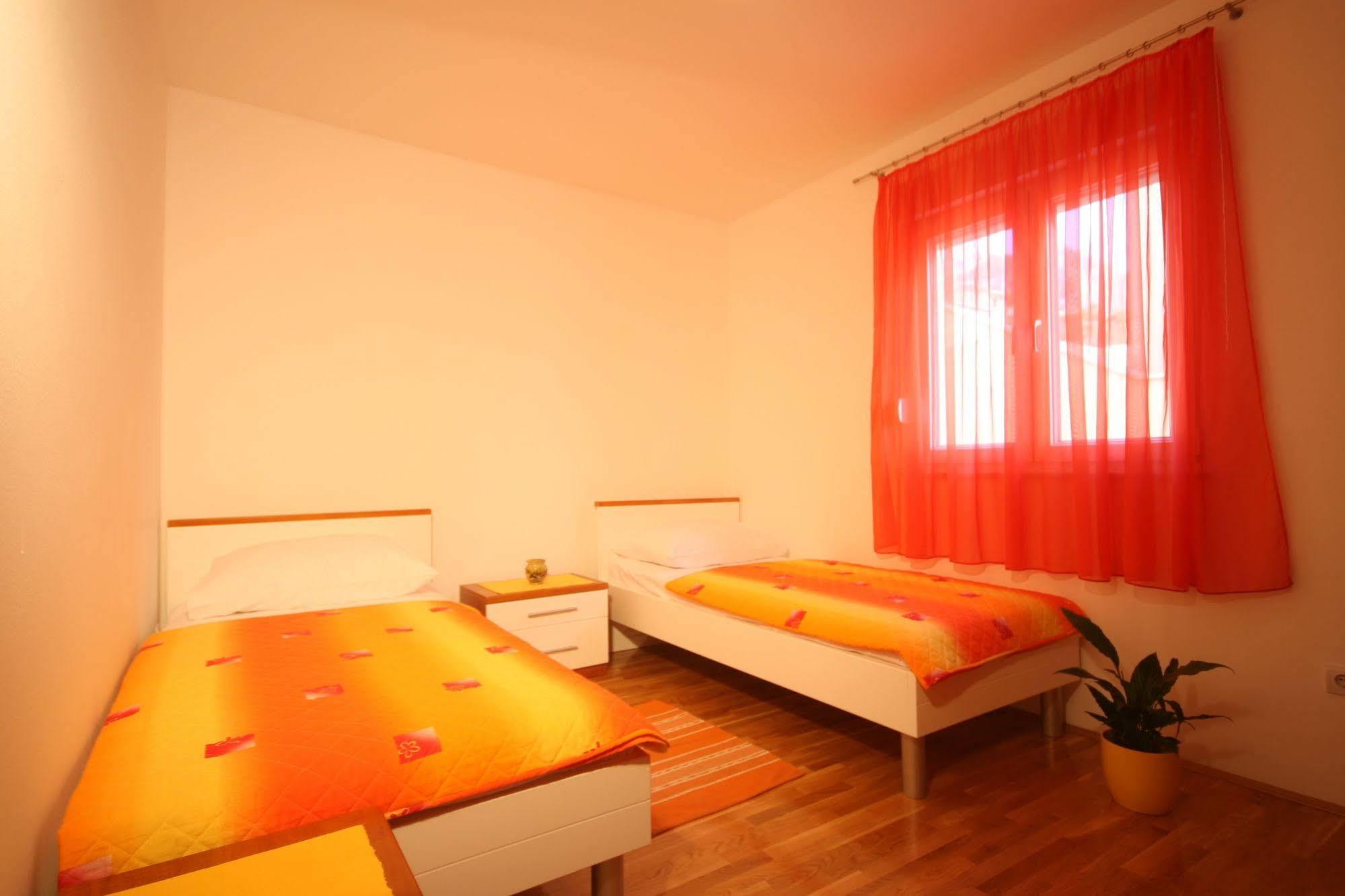 Beverly Apartment *